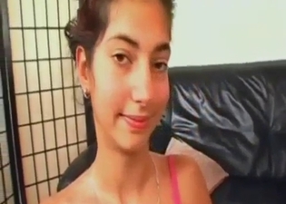 Brunette gets playful with her daddy